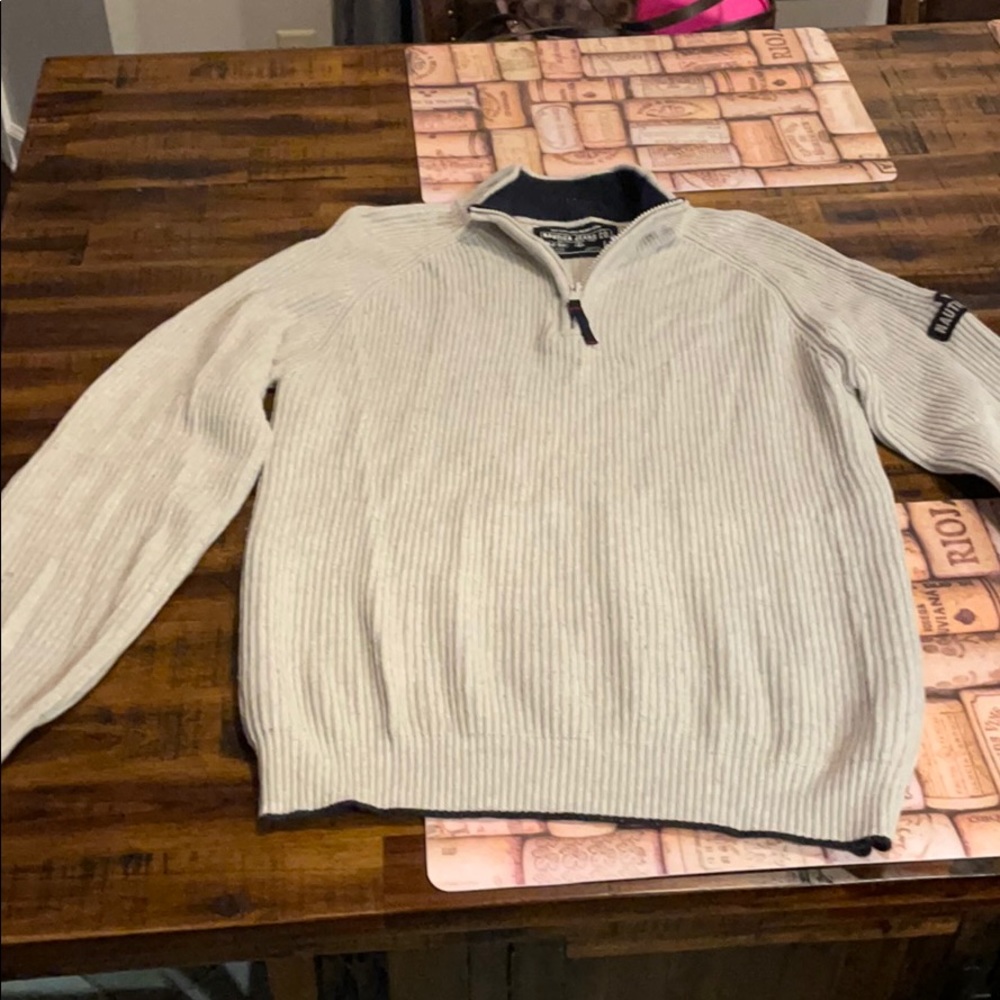 Men’s large zip sweater.